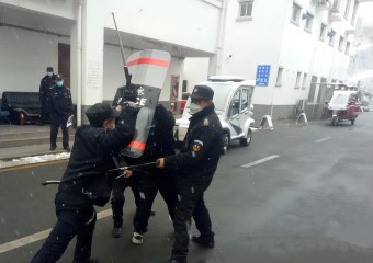 �m��ѩ����һ����(l��i)��(ch��ng)���ַ����ݾ����(d��ng)ůů������